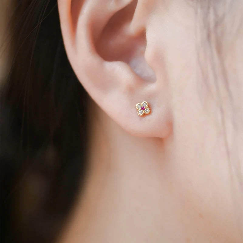 Boucles d'oreilles puces fleur zircon – vue 5
