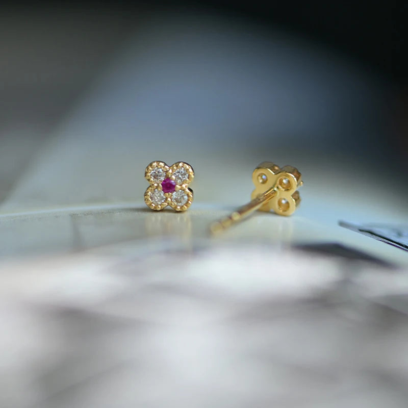 Boucles d'oreilles puces fleur zircon – vue 4