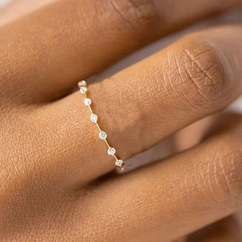 Bague zircon délicate dorée – modèle 4