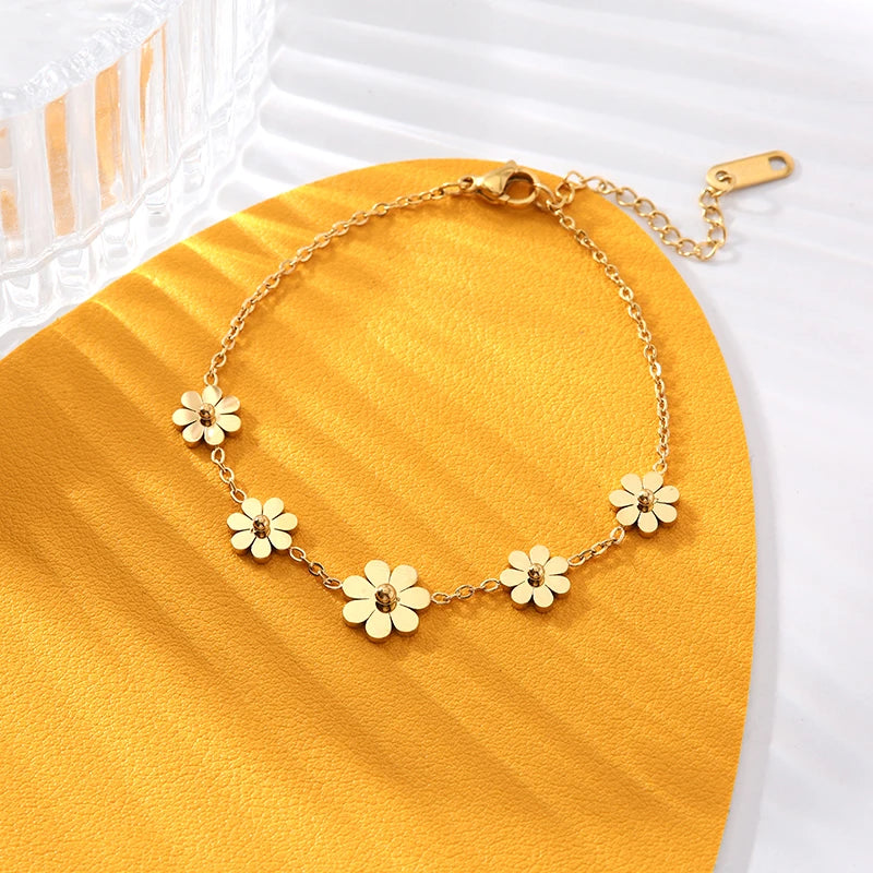 Bracelet à breloques fleurs doré – vue 4