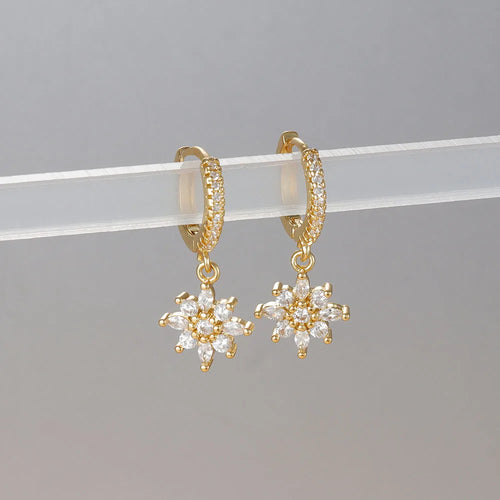 Boucles d'oreilles pendantes étoiles zircon – vue 2