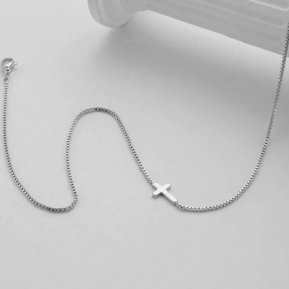 Mini collier pendentif croix doré - Harmonia Ibiza