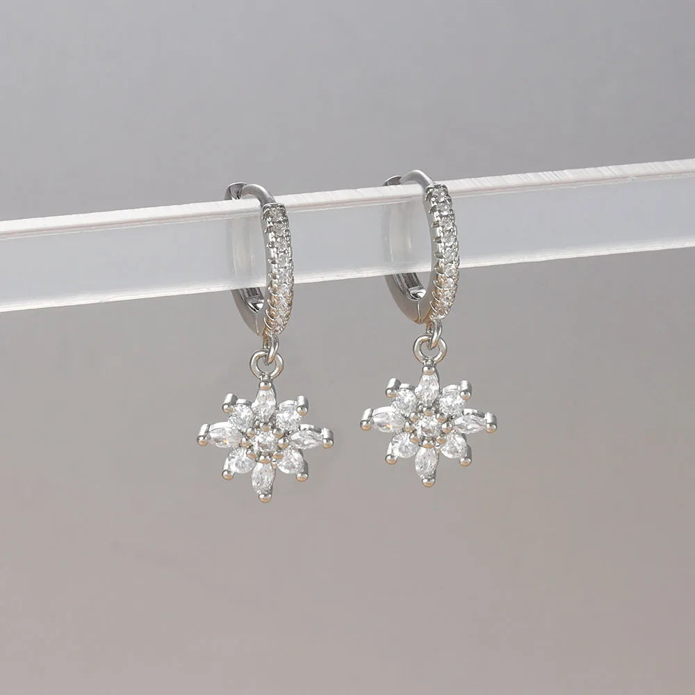 Boucles d'oreilles pendantes étoiles zircon – vue 3